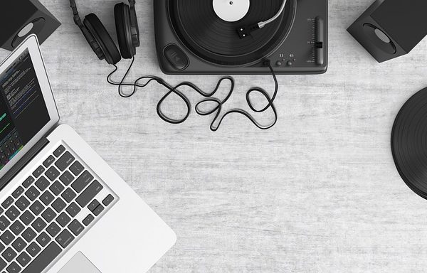 Breaking Boundaries: The Intersection of AI Technology and Contemporary Art